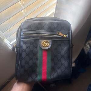 Gucci GG Supreme Web Ophidia Crossbody (SHG-vmiEpP)